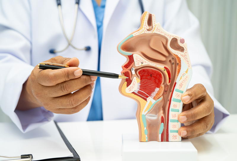 Otorrinolaringologista para retirada de amígdalas