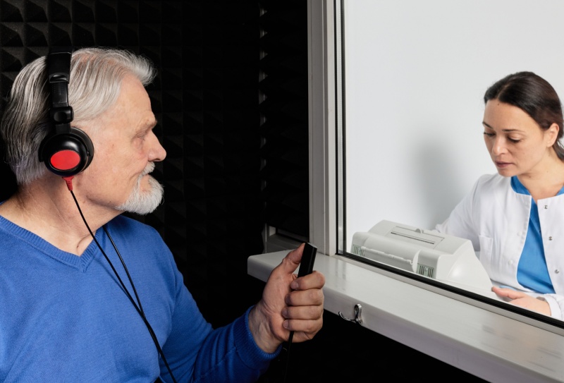 Quais são os tipos de audiometria e para que servem?